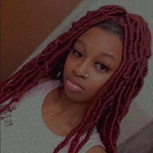 Meet your Posher, Mia